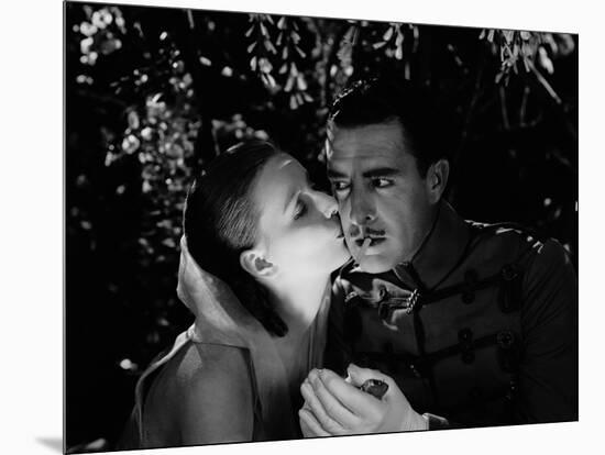 FLESH AND THE DEVIL, 1927 directed by CLARENCE BROWN Greta Garbo / John Gilbert (photo)-null-Mounted Photo