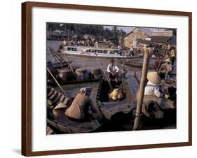 Floating Market in Can Tho, Vietnam-Keren Su-Framed Photographic Print