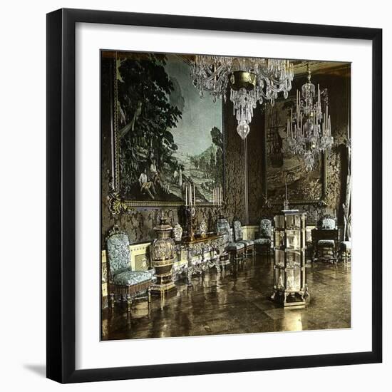 Florence (Italy), the Anteroom of the Pitti Palace, Circa 1895-Leon, Levy et Fils-Framed Photographic Print