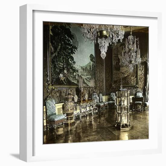 Florence (Italy), the Anteroom of the Pitti Palace, Circa 1895-Leon, Levy et Fils-Framed Photographic Print