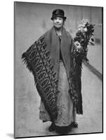 Flower Girl, London, 1926-1927-null-Mounted Giclee Print