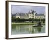 Fontainebleau : Façades donnant sur le grand parterre, avec au centre un bassin ; jardins de Le-null-Framed Giclee Print