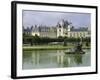 Fontainebleau : Façades donnant sur le grand parterre, avec au centre un bassin ; jardins de Le-null-Framed Giclee Print