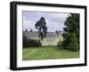 Fontainebleau : L'aile Louis XV avec le jardin anglais.-null-Framed Giclee Print