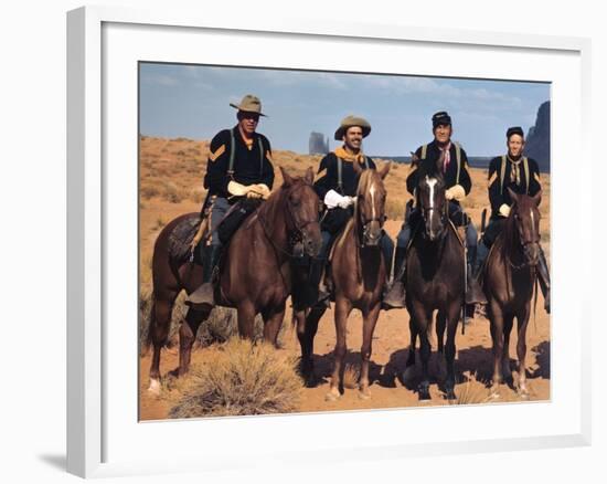 FORT APACHE, 1948 directed by JOHN FORD Center, Pedro Armendariz and Victor McLaglen (photo)-null-Framed Photo