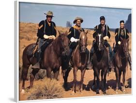 FORT APACHE, 1948 directed by JOHN FORD Center, Pedro Armendariz and Victor McLaglen (photo)-null-Framed Photo