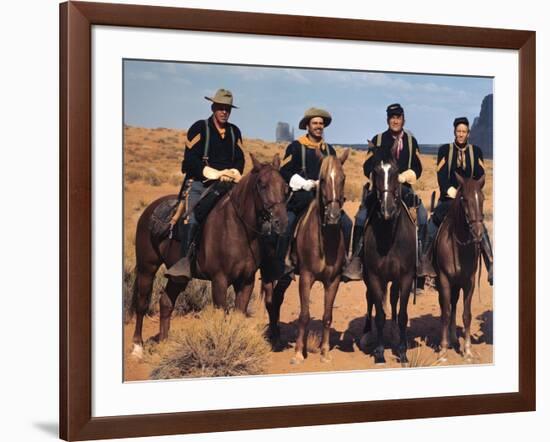 FORT APACHE, 1948 directed by JOHN FORD Center, Pedro Armendariz and Victor McLaglen (photo)-null-Framed Photo