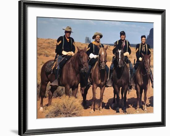 FORT APACHE, 1948 directed by JOHN FORD Center, Pedro Armendariz and Victor McLaglen (photo)-null-Framed Photo