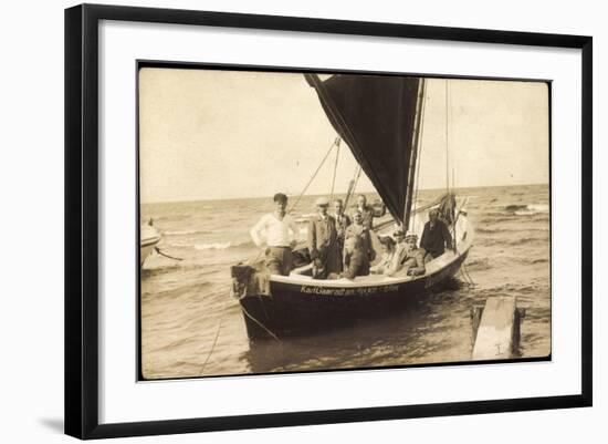 Foto Ahlbeck, Männer Im Segelboot Karl Gamradt-null-Framed Giclee Print