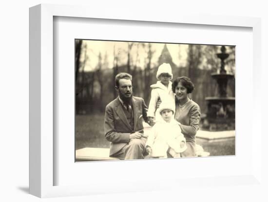 Foto Ak Prinz Ludwig Philipp Von Thurn U Taxis, Elisabeth, Anselm, Iniga-null-Framed Photographic Print