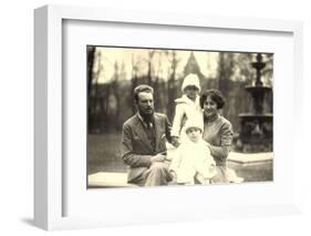 Foto Ak Prinz Ludwig Philipp Von Thurn U Taxis, Elisabeth, Anselm, Iniga-null-Framed Photographic Print