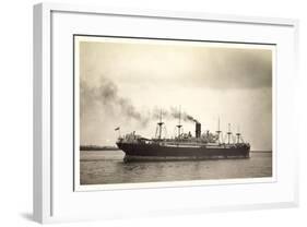 Foto Clan Line, Clan Urquhart, Steamer En Route-null-Framed Giclee Print