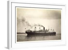 Foto Clan Line, Clan Urquhart, Steamer En Route-null-Framed Giclee Print