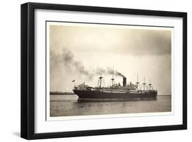 Foto Clan Line, Clan Urquhart, Steamer En Route-null-Framed Giclee Print