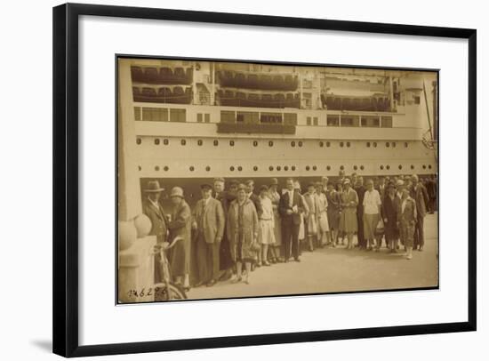 Foto Cuxhaven, Dampfschiff New York, Hapag-null-Framed Giclee Print