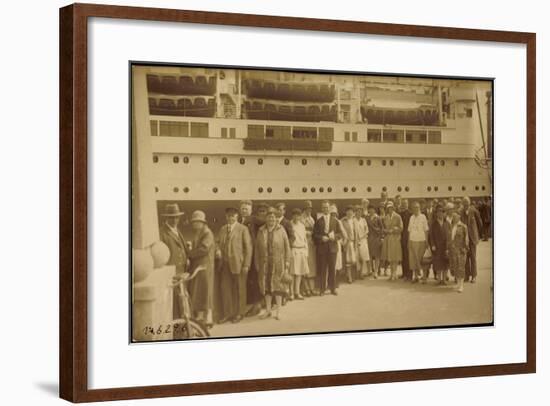 Foto Cuxhaven, Dampfschiff New York, Hapag-null-Framed Giclee Print