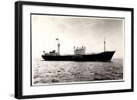 Foto Dampfschiff Der Insco Lines Auf Offener See-null-Framed Giclee Print