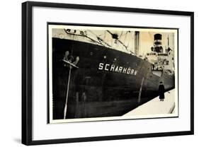 Foto Dampfschiff Scharhörn Vor Anker Aus Der Nähe-null-Framed Giclee Print