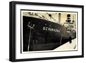 Foto Dampfschiff Scharhörn Vor Anker Aus Der Nähe-null-Framed Giclee Print