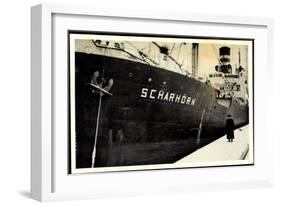 Foto Dampfschiff Scharhörn Vor Anker Aus Der Nähe-null-Framed Giclee Print