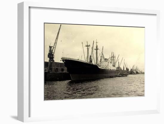 Foto Dampfschiff Wiesbaden Im Hafen, Dockkräne-null-Framed Giclee Print