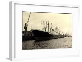 Foto Dampfschiff Wiesbaden Im Hafen, Dockkräne-null-Framed Giclee Print