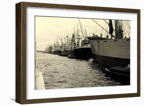 Foto Dampfschiffe Im Hafen, Dampfer Hersilia-null-Framed Giclee Print