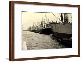 Foto Dampfschiffe Im Hafen, Dampfer Hersilia-null-Framed Giclee Print