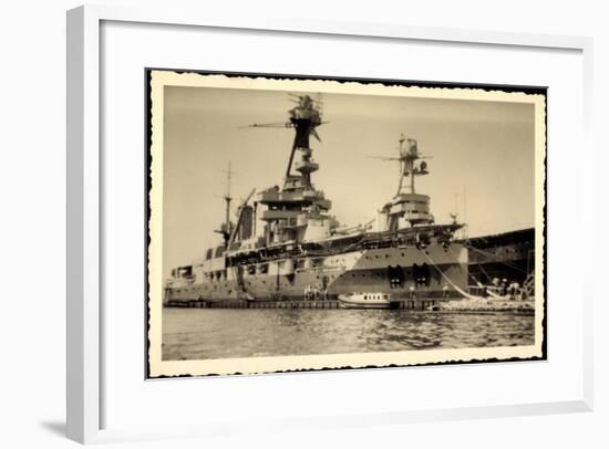 Foto Französisches Kriegsschiff, Hafen, Dockarbeiter-null-Framed Giclee Print