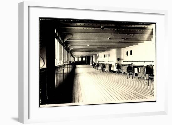 Foto Hapag, Dampfer Albert Ballin, Promenadendeck-null-Framed Giclee Print