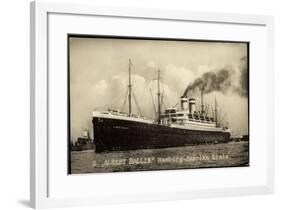 Foto Hapag, Dampfschiff Albert Ballin, Rauch-null-Framed Giclee Print