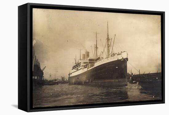 Foto Hapag, Dampfschiff Deutschland Im Hafen-null-Framed Stretched Canvas