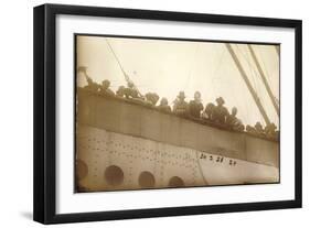Foto Hapag, Dampfschiff, S.S. Deutschland,Passagiere-null-Framed Giclee Print