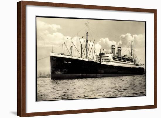 Foto Hapag, Transatlantik Dampfschiff New York-null-Framed Giclee Print