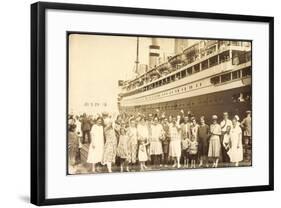 Foto Passagiere, Gruppenfoto, Dampfschiff, 1927-null-Framed Giclee Print