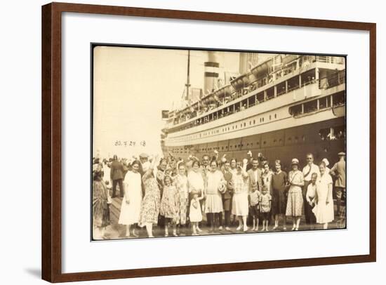 Foto Passagiere, Gruppenfoto, Dampfschiff, 1927-null-Framed Giclee Print