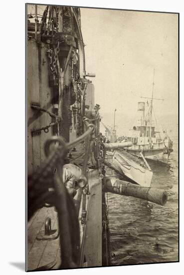 Foto U Boot 48 Längsseits, Kriegsschiff, Geschütze-null-Mounted Giclee Print