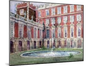 Fountain at Hampton Court Palace-null-Mounted Giclee Print