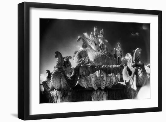 Fountain, Witley Court, Worcestershire, England-Simon Marsden-Framed Giclee Print