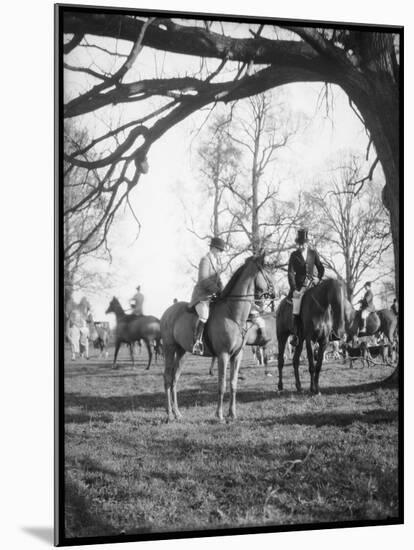 Fox Meet 1930S-null-Mounted Photographic Print