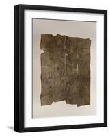Fragment de carapace de tortue ayant servi à la divination (os oraculaire)-null-Framed Giclee Print