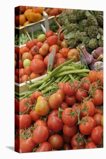 France, Vaucluse, Lourmarin. Vegetables at the Lourmarin Friday Market-Kevin Oke-Stretched Canvas