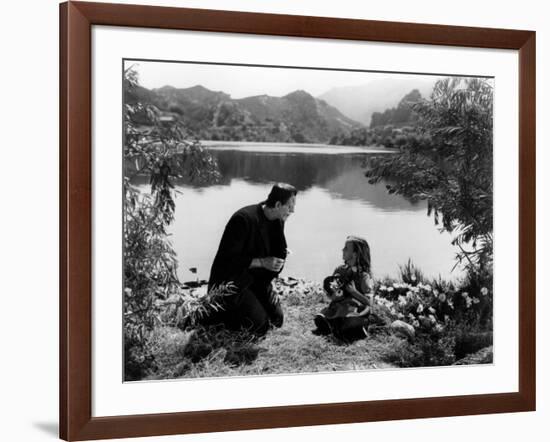 FRANKENSTE 1931 directed by JAMES WHALE Boris Karloff and Marilyn Harris (b/w photo)-null-Framed Photo