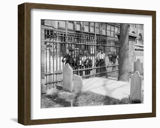 Franklins Tomb, Philadelphia, Pa.-null-Framed Photo