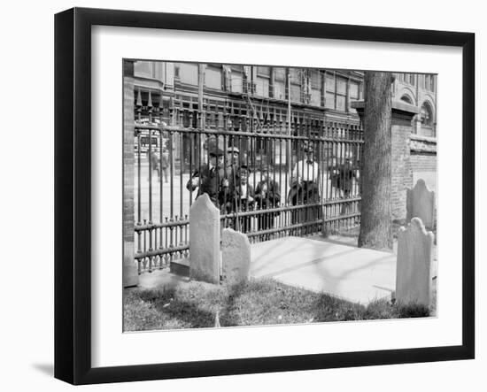 Franklins Tomb, Philadelphia, Pa.-null-Framed Photo