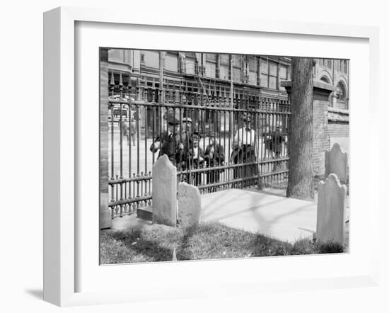 Franklins Tomb, Philadelphia, Pa.-null-Framed Photo