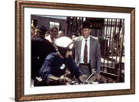 FRENCH CONNECTION II by JohnFrankenheimer with Gene Hackman, 1975 (photo)-null-Framed Photo