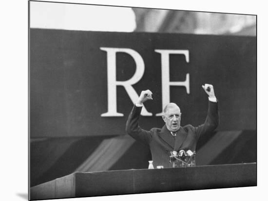 French President Charles De Gaulle Making a Speech-Loomis Dean-Mounted Photographic Print