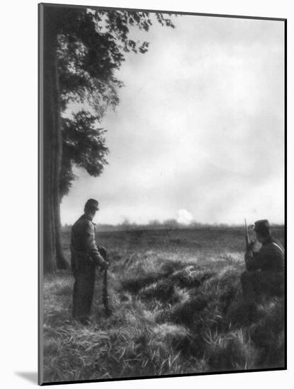 French Soldiers Watching Artillery Fire, 1st Battle of the Marne, France, 5-12 September 1914-null-Mounted Giclee Print