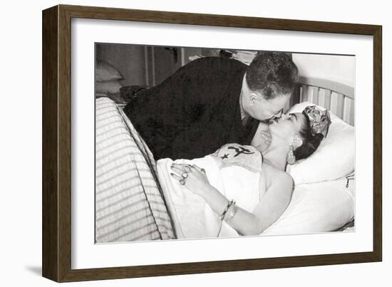 Frida Kahlo and Diego Rivera at the Blue House (Casa Azul), Coyoacan, Mexico City, 1940-Tina Modotti-Framed Giclee Print